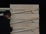 Die neuen Hallenscheiben bereit zum Abtransport